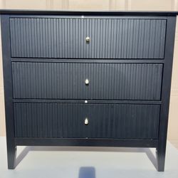 RoyalCraft Fluted 3 Drawer Dresser, Wide Chest of Drawers with Ball Bearing Slide