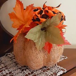 8" Pumpkin w/Bow