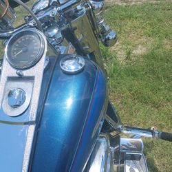 Best Offer/Trade Okay/2004  HARLEY  DAVIDSON  START RIGHTUP// TRADE IN  0KAY//