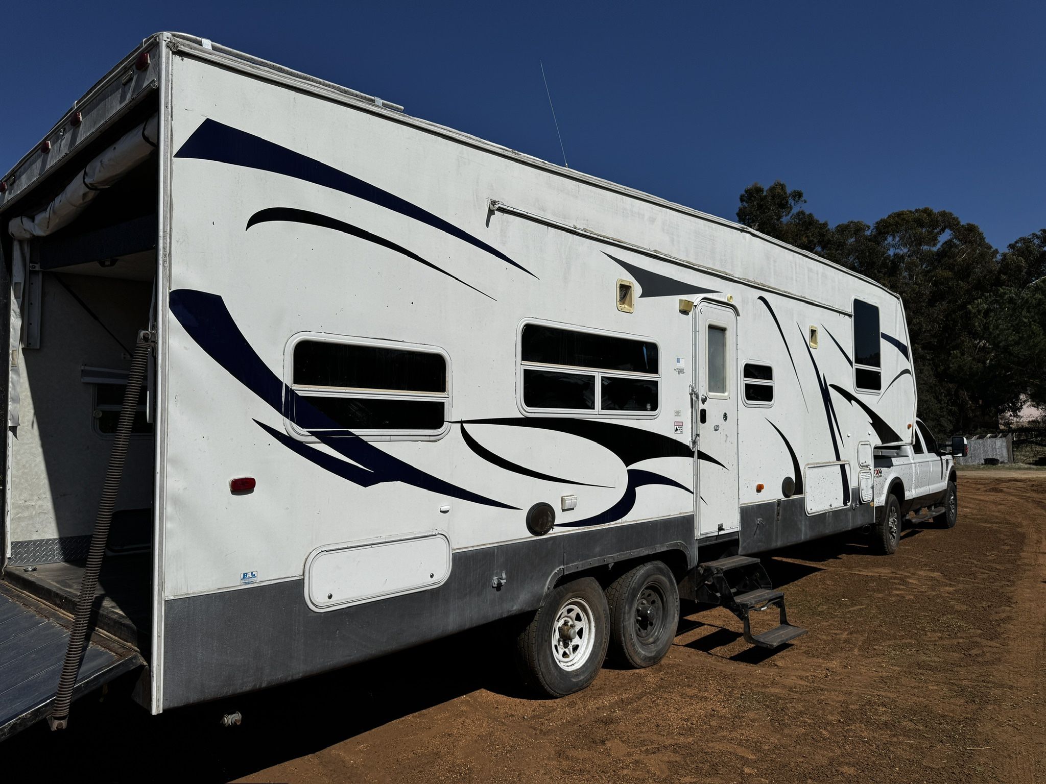 Forest River Toy Hauler 37ft 5th Wheel