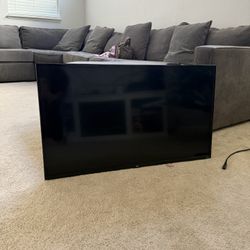 40” TCL ROKU TV