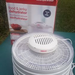 NESCO Food Jerk And Dehydrator 