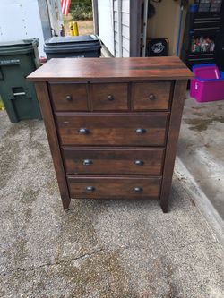 Dark Wood 4 drawer dresser