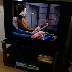 Vizio 47" Tv With Stand