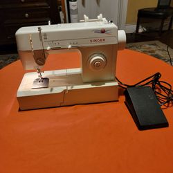 Singer  Sewing Machine Model 2517C With Pedal
