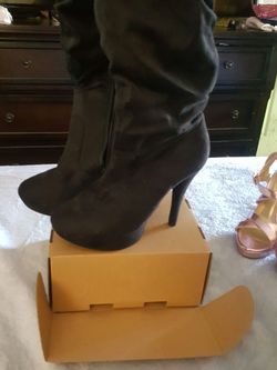 Size 7 1/2 boots