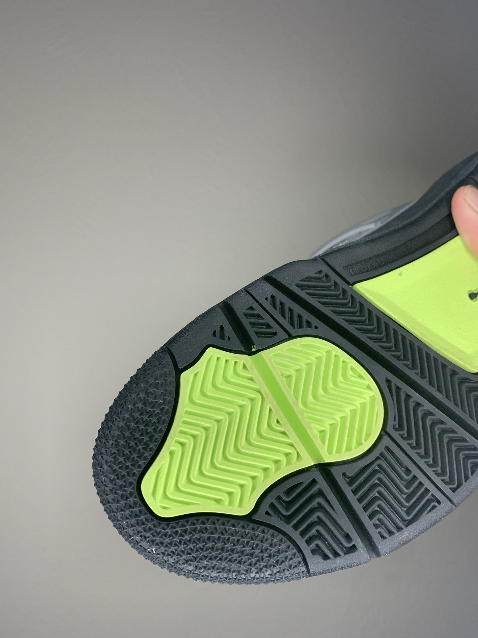 Jordan 4 Neon 95 SE