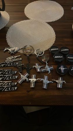 Mustang emblem,badges and caps. Cadillac