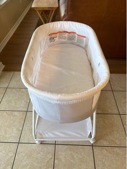 Baby Bassinet with Storage Shelf - White