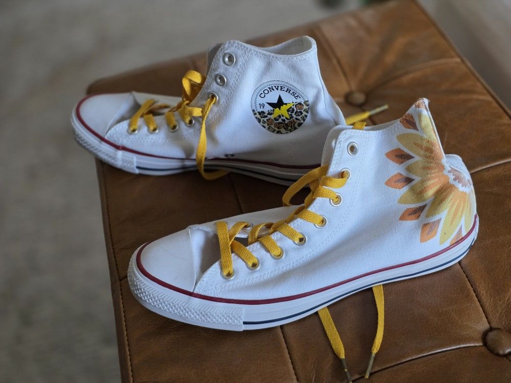 White Women's Converse Chucks