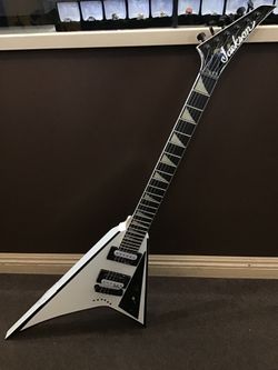 JACKSON JS35 V-STYLE GUITAR W/ BLACK ESP GUITAR CASE