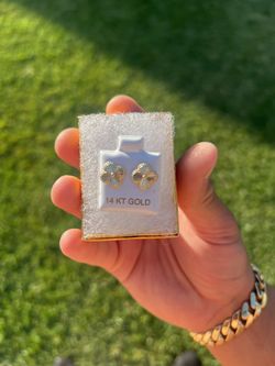 14k Clover Earrings