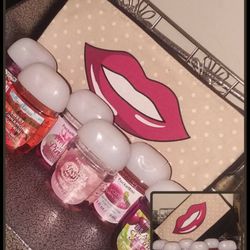 X6 BATH AND BODY WORKS POCKETBAC ANTIBACTERIAL HAND GEL POCKET MINI'S W/ MAKEUP BAG