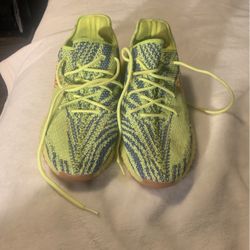 Yeezy 350 Size:9.5 Mens