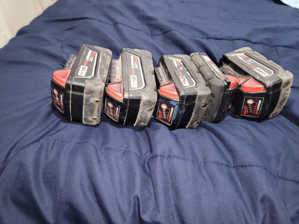 Milwaukee M18 Battery Baterias Milwauke Con 4 Meses De Uso