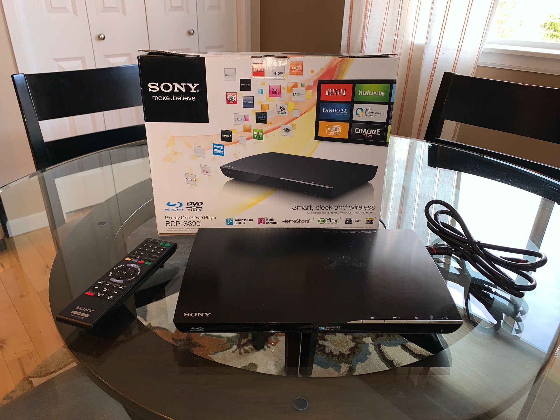 Sony BDP-S390 Blu-ray/DVD Player + HDMI Cable