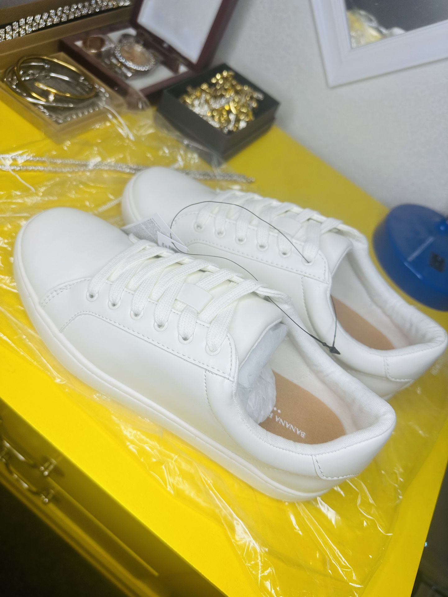 New Women’s Banana Republic Shoes Sneakers White Size 6