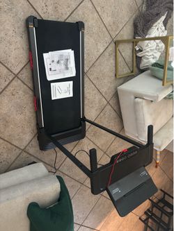 Walking pad with handles
