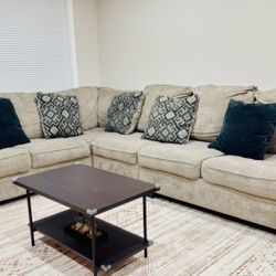 Ashley Large sectional Couch 🛋️