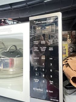 Microwave Panasonic practically new