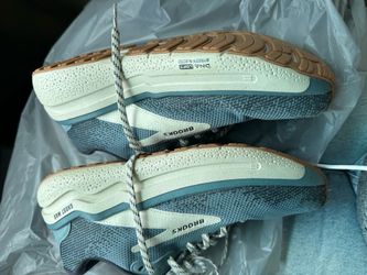 Brooks women’s ghost max 2 citadel/coconut
