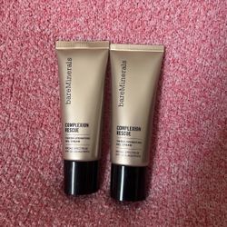 COMPLEXION RESCUE® TINTED MOISTURIZER WITH HYALURONIC ACID AND MINERAL SPF 30