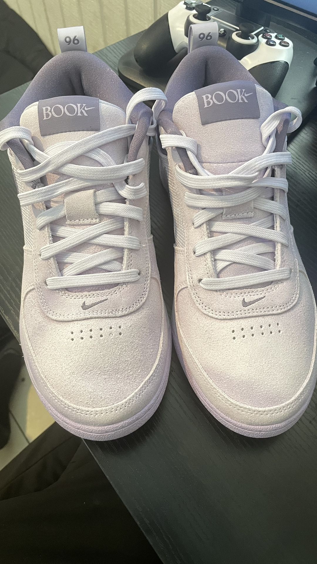 Nike book 1 Men Size 10 (Pickup Only)