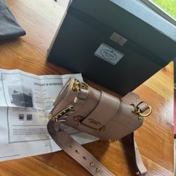 PRADA ORIGINAL $1250