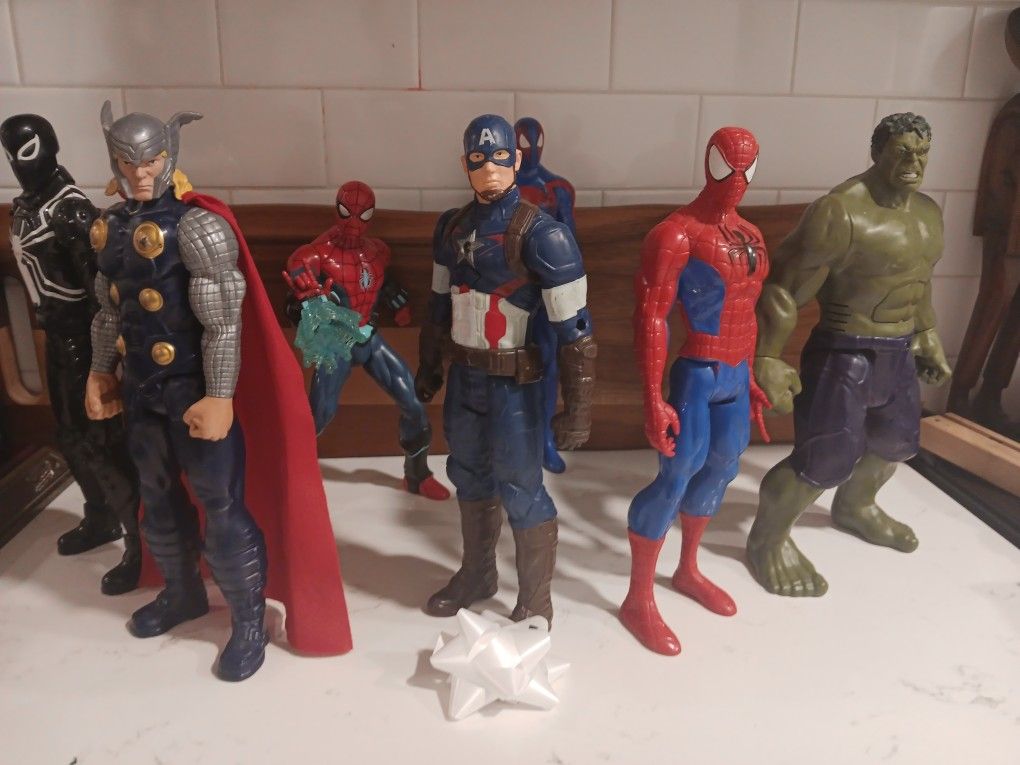 Marvel action figures. 7 Of Them