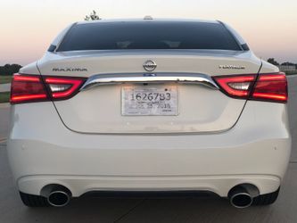 2017 Nissan Maxima 8k Miles clean title Down : 2500