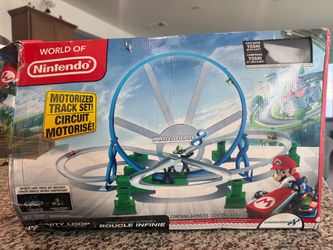 2014 Mario Kart 8 Infinity Loop Motorized Track Set