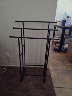 Modern Black Metal 3-Tier Freestanding Towel Rack with Storage Basket
