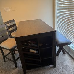 Dining room table
