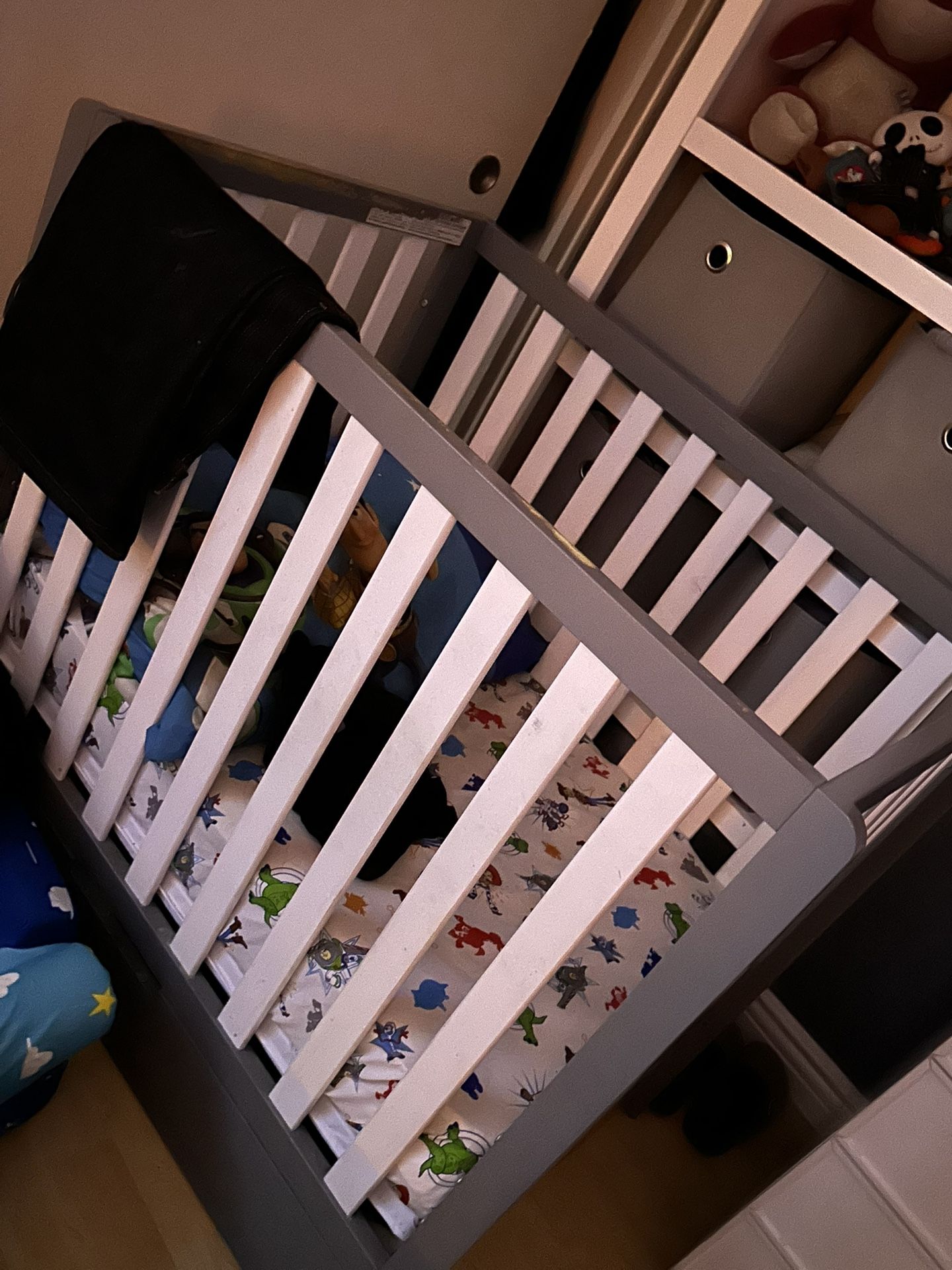 baby crib 