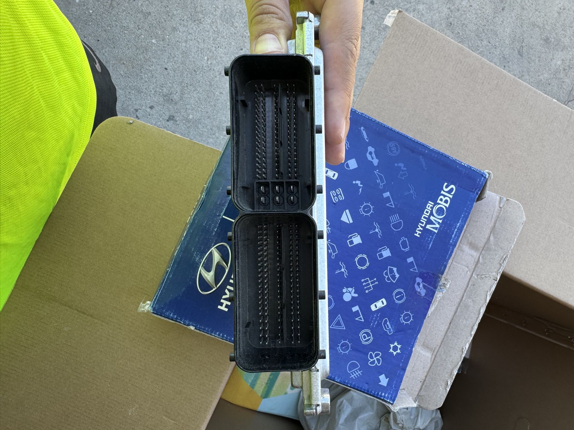 2011-2013 Kia Optima Six 2.0 Ecu