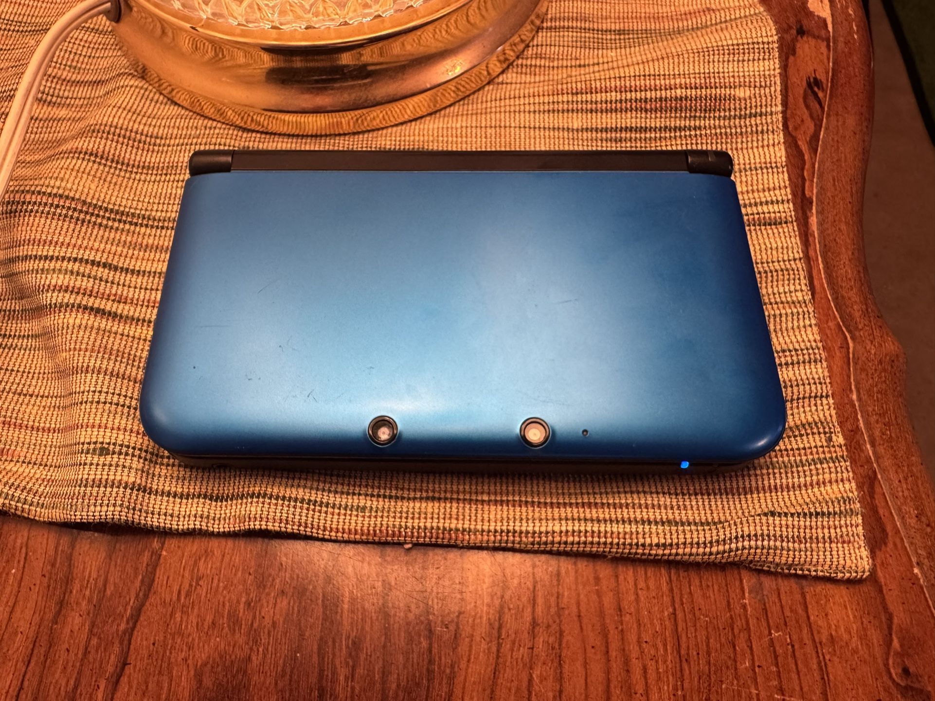 Nintendo 3DS XL – works great – includes charger – cash only
