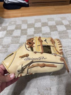 Mizuno Pro GMP2-400s 11.5 inch baseball glove RHT