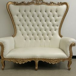 2-Seater White & Gold Throne Chair – Perfect for Couples