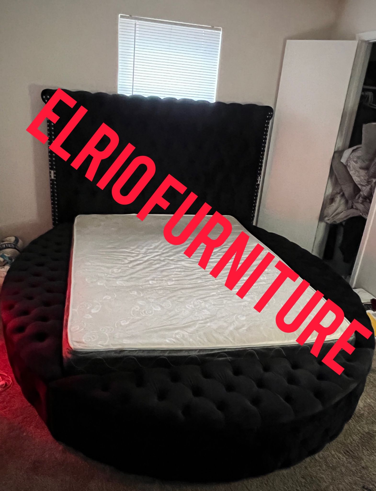 Furniture queen bed