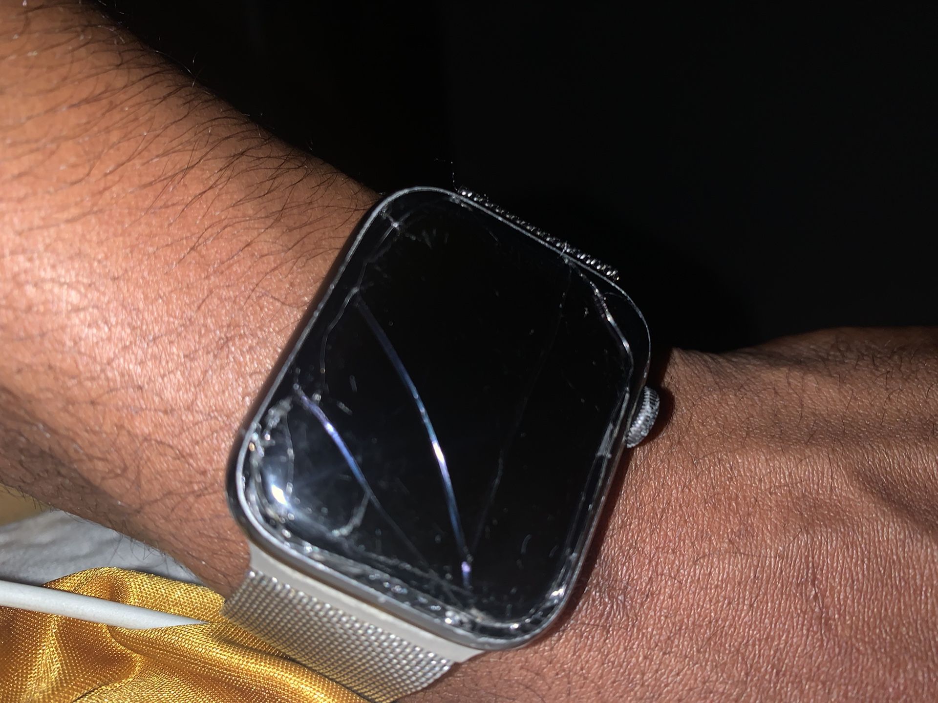 Broken Screen Apple Watch series 5