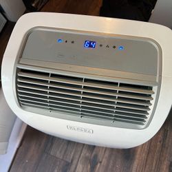 BLACK+DECKER 10,000 BTU Portable Air Conditioner up to 450 Sq.FtWhite