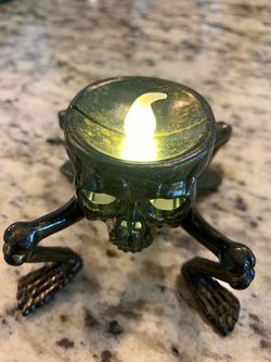 Halloween Skull LED Candle Light – Light-Up Flameless Skeleton Tealight, Spooky Table Decor