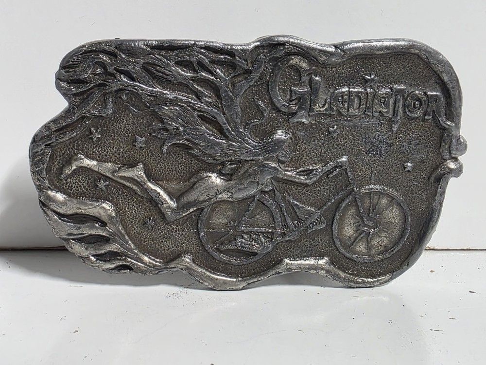 Vintage 1975 Gladiator Motorcycle Bergamot Brass Works Metal Belt Buckle USA Display