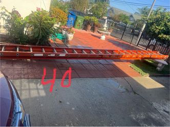 Escalera de 40 pies, de fibra de vidrio, casi nuevas muy barata
