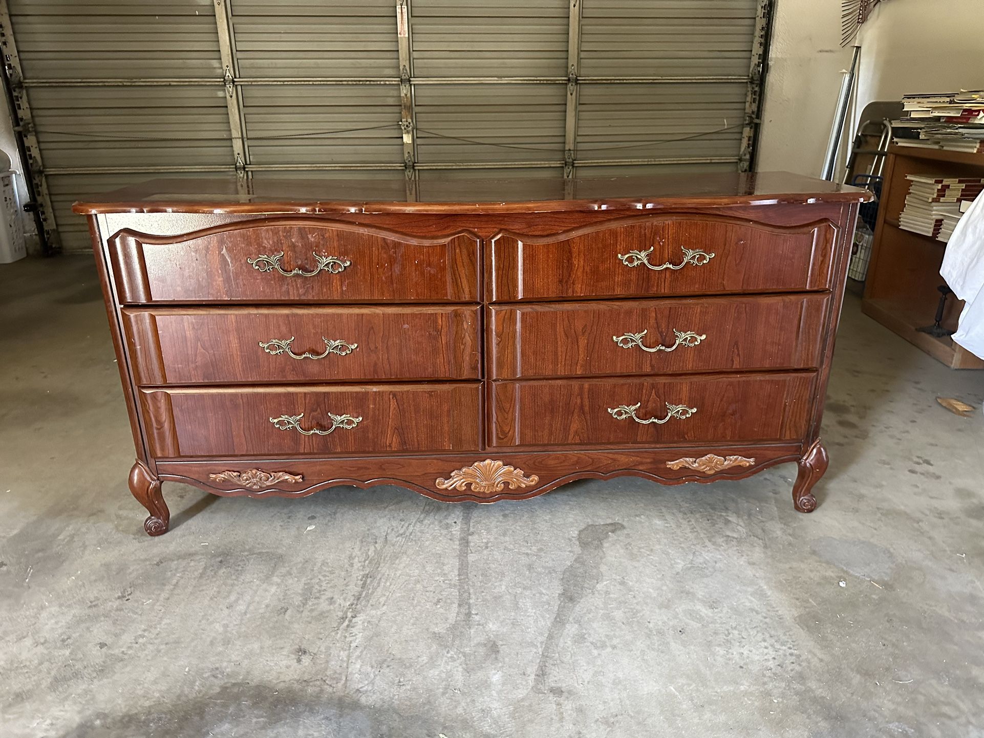 Dresser