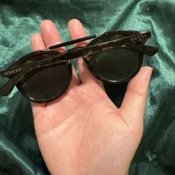 GUCCI SUNGLASSES