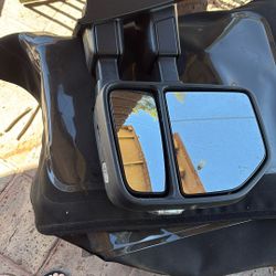 Ford F-Series trailer tow mirror, specifically  designed for models like the F-150, F-250, and F-350. These mirrors are designed with a dual-pane syst