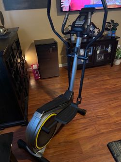 Gold's Gym Stride Trainer 350i Elliptical just like new only used once $200