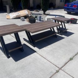 Coffee table w/ matching end tables!