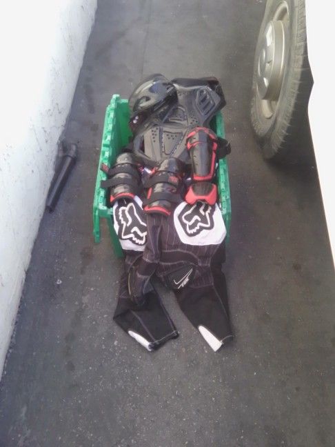 Fox Vest ,Pants,Arm pads,Leg pads Nek Suport